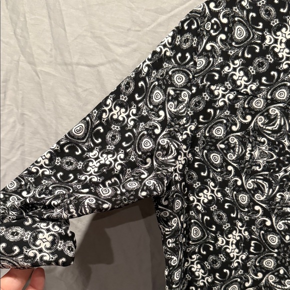 Express Black and White Patterned Button Down Shirt - Picture 8 of 11